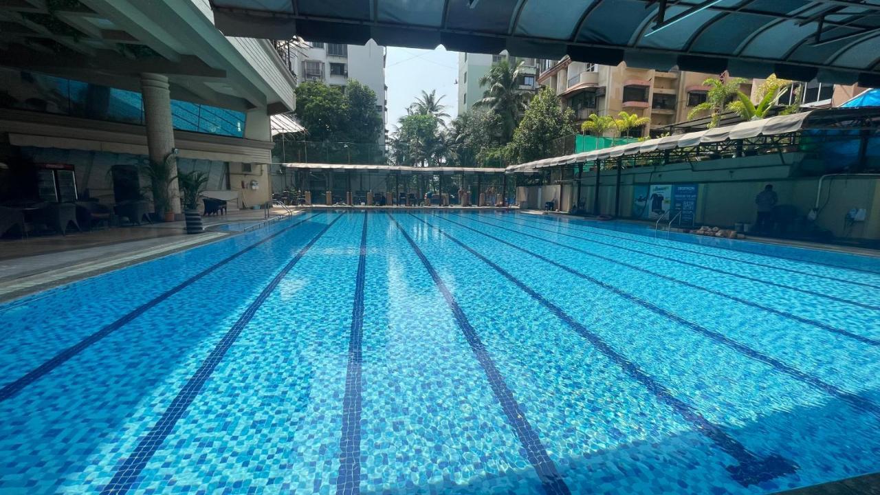 Home2 Renaissance Club Mumbai Exterior photo